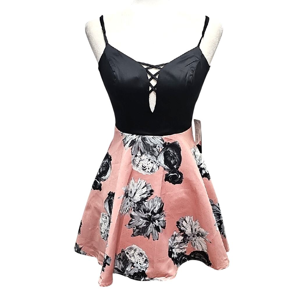 City Vibe from LA with love Stylish Black Pink Floral Flowy Dress Size 3 (NWT)